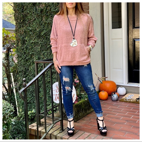 #01 So soft Kangaroo pocket loose fit top - Picture 5 of 6